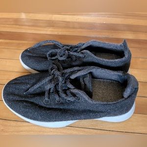 Allbirds wool runners size W7